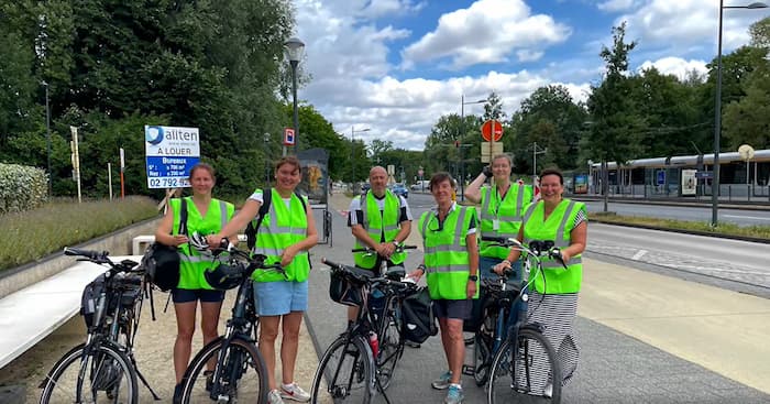 Les gilets verts effectuent à vélo la Promenade verte